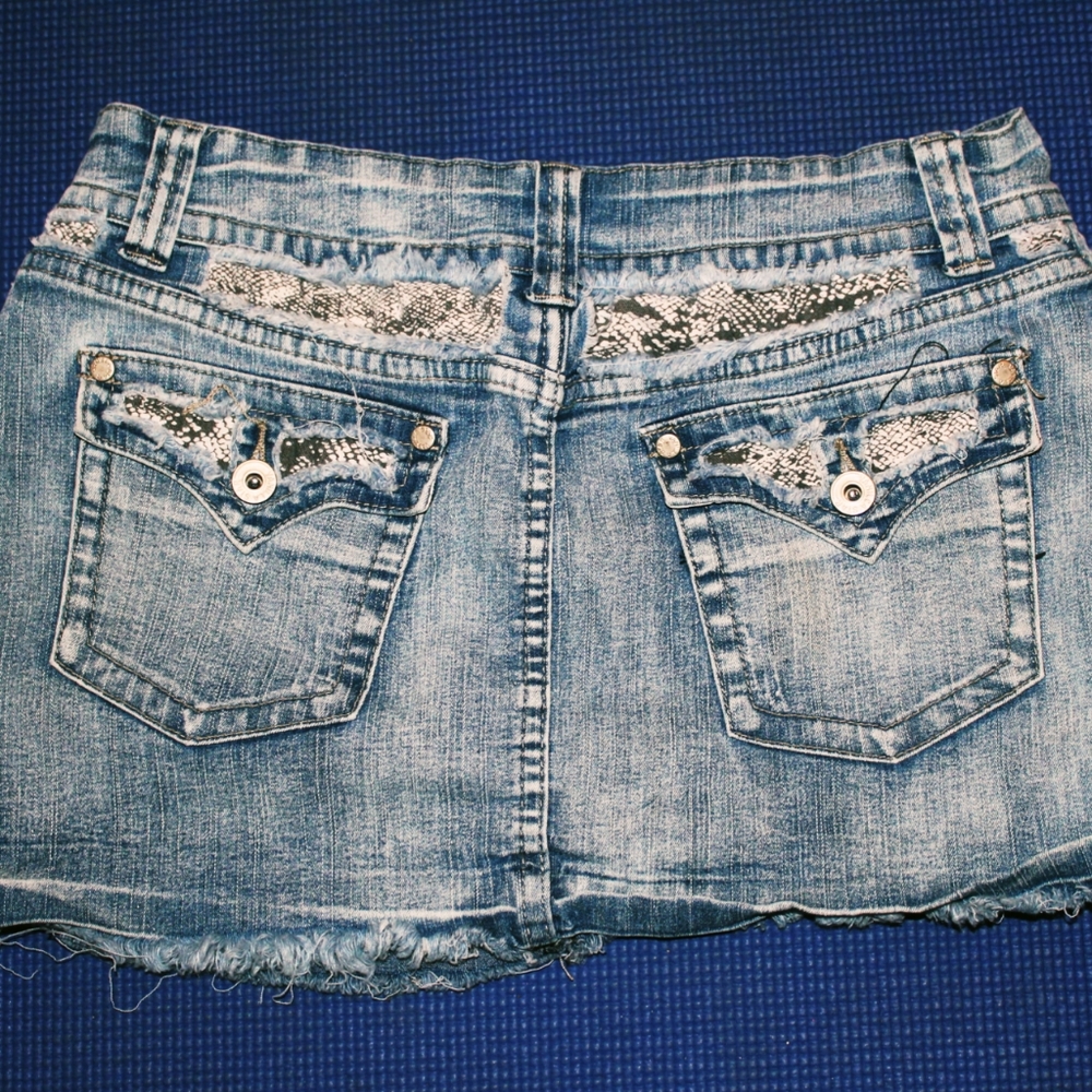 Y2k snake skin skirt